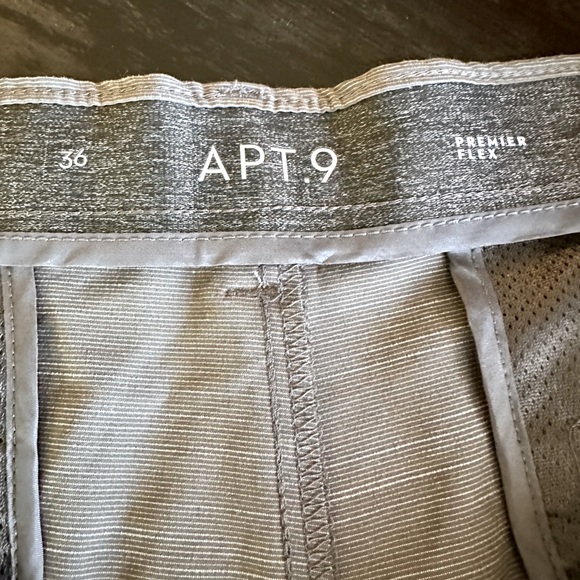 Men’s Golf Shorts - Picture 2 of 3